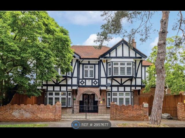 House for rent in Hatch End, Greater London