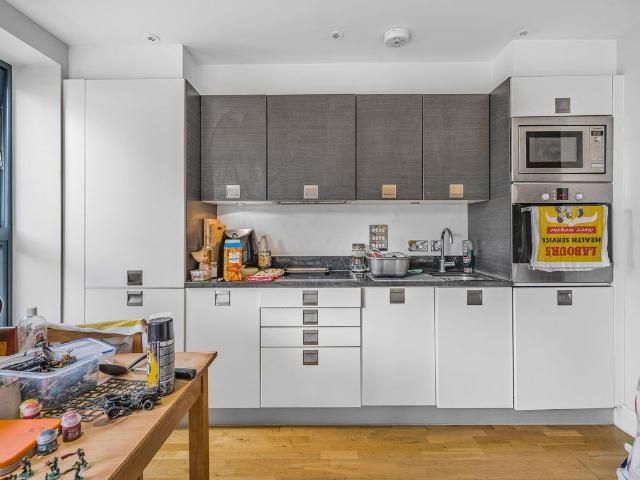 Apartment for rent in Oval, Greater London