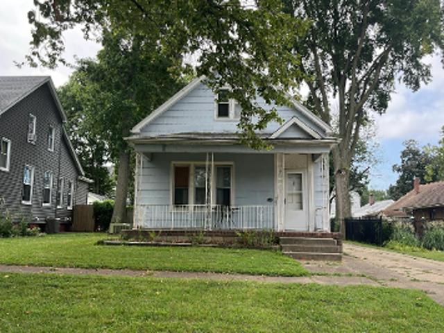 House for sale in Pekin, Illinois