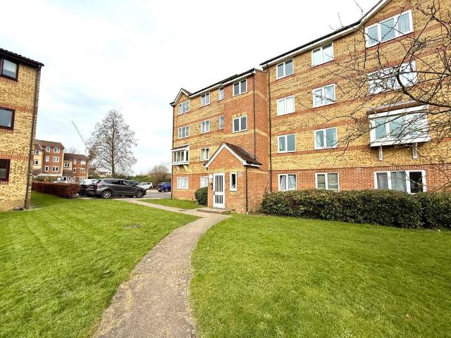 Apartment for rent in Holywell Estate, North Watford