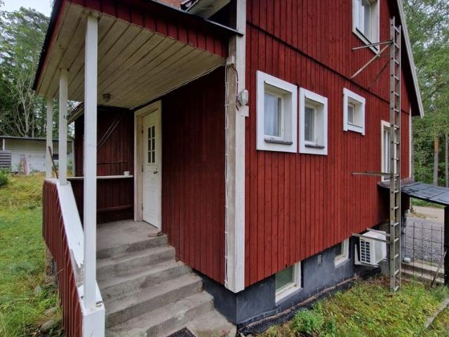 Hus hyra i Tumba