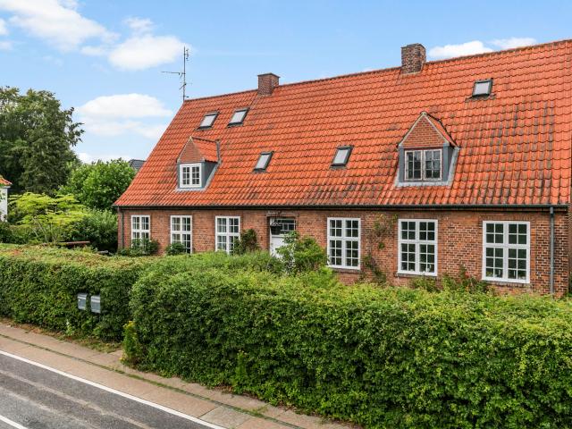 Ejendom til salg i Grøndal, København