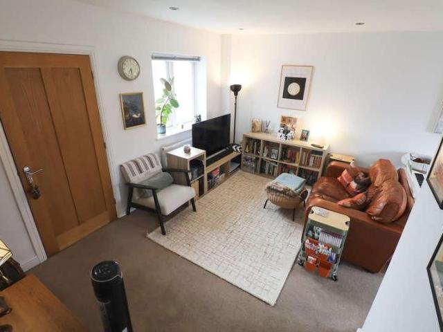 Townhouse for rent in Lash Hill, Barton