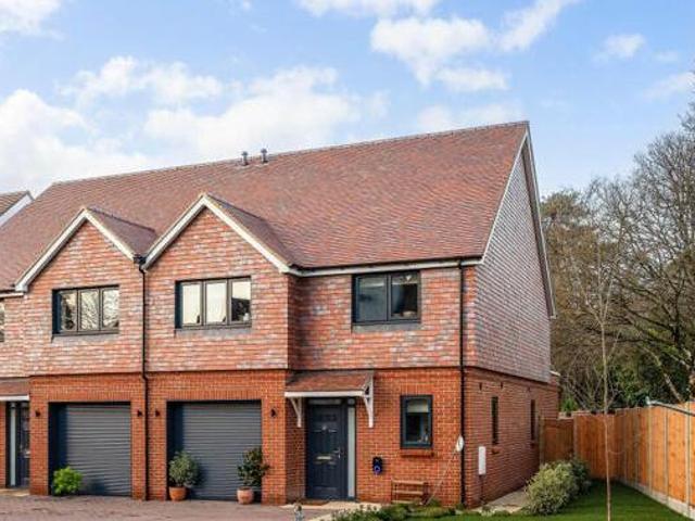 House for sale in Fole, Surrey
