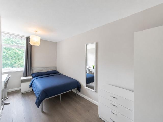 Room for rent in London Borough of Tower Hamlets, Greater London