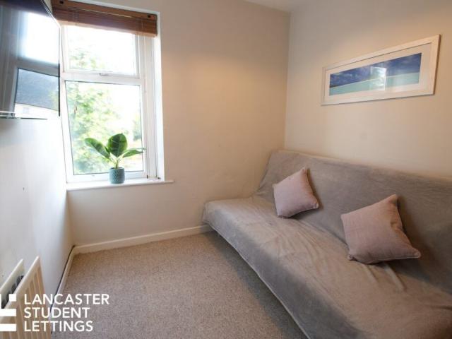 Room for rent in Bulk, Bare