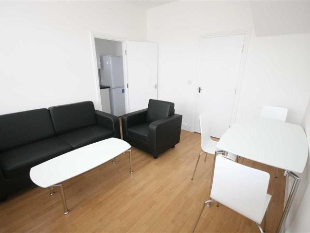 Apartment for rent in Greenhill, Greater London