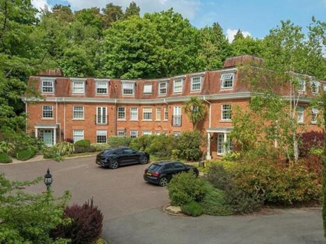 House for sale in Fole, Surrey