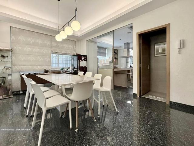 Apartment for sale in Upper Bukit Timah