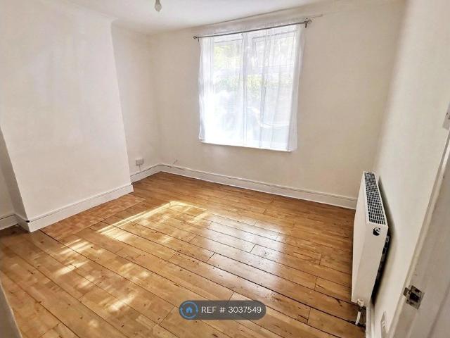 Apartment for rent in Plumstead, Greater London