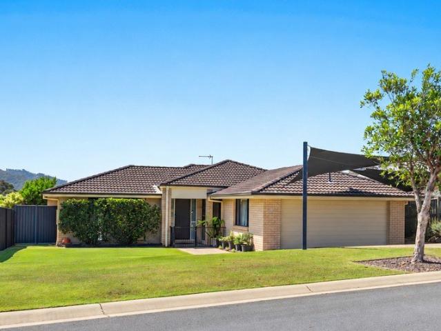 House for sale in Pacific Pines, Gold Coast City