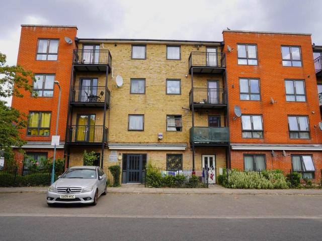 Apartment for rent in Preston, Greater London