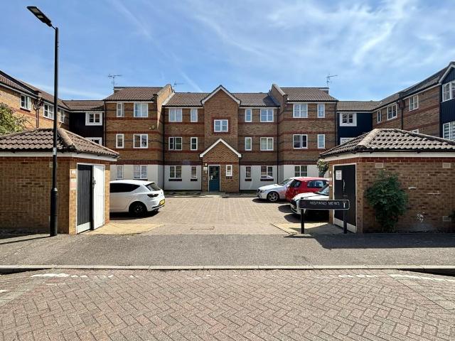 Apartment for rent in Enfield Island Village, Greater London