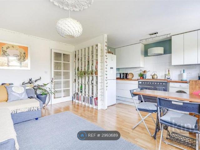 Apartment for rent in Enfield Island Village, Greater London