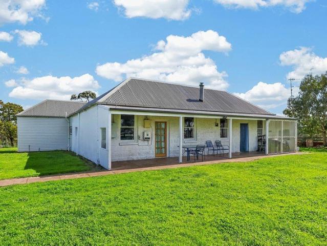 House for sale in Mortlake, Victoria