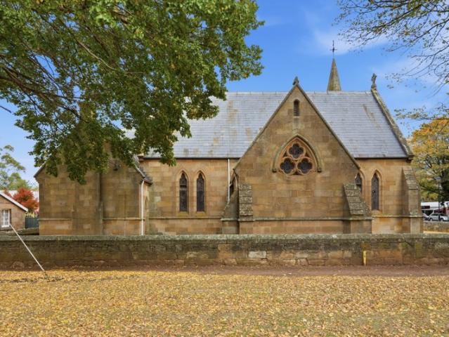 Retail for rent in Ross, Tasmania