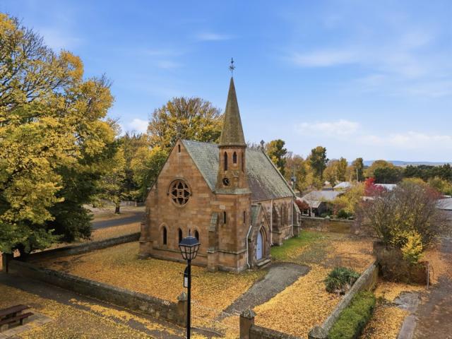 Retail for rent in Ross, Tasmania