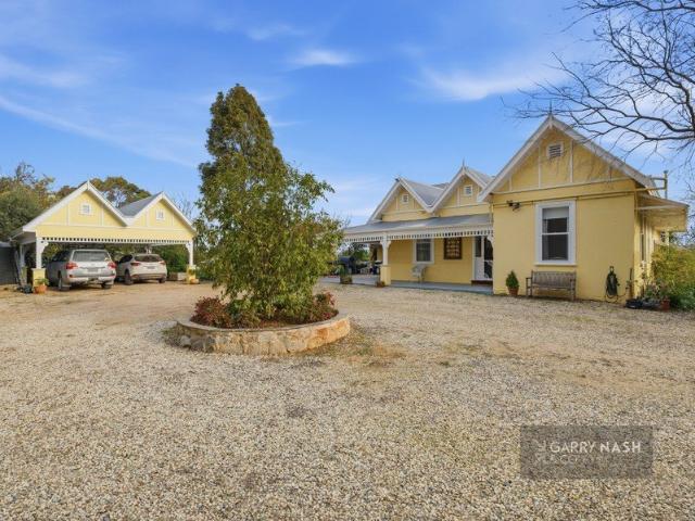 Cottage for sale in Glenrowan, Victoria