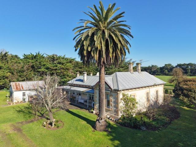 Cottage for sale in Yahl, South Australia