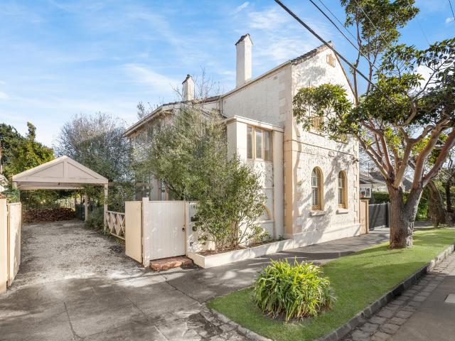 House for sale in Brighton