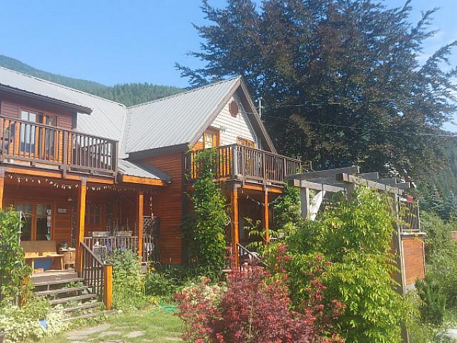 House for sale in Lardeau, British Columbia