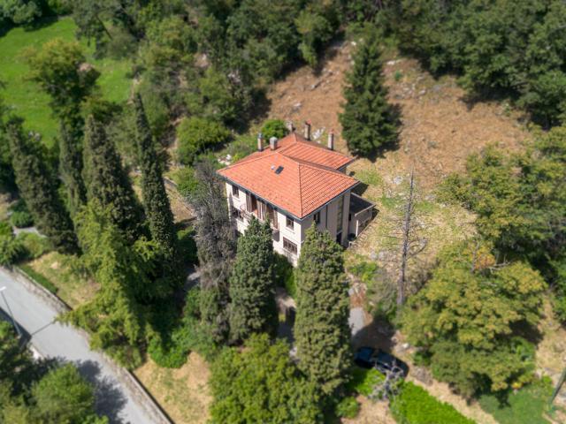 Einfamilienhaus kaufen in Mendrisio, Tessin