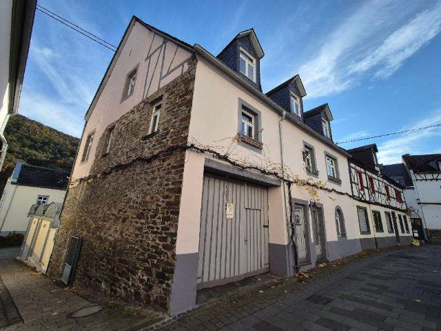 Haus kaufen in Winningen, Landkreis Mayen-Koblenz