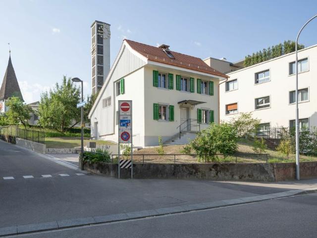 Haus kaufen in Einigen, Zürich
