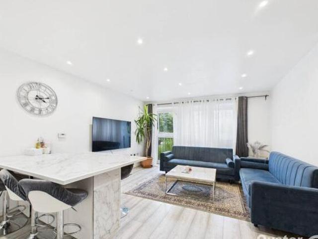 House for sale in Little Stanmore, Greater London