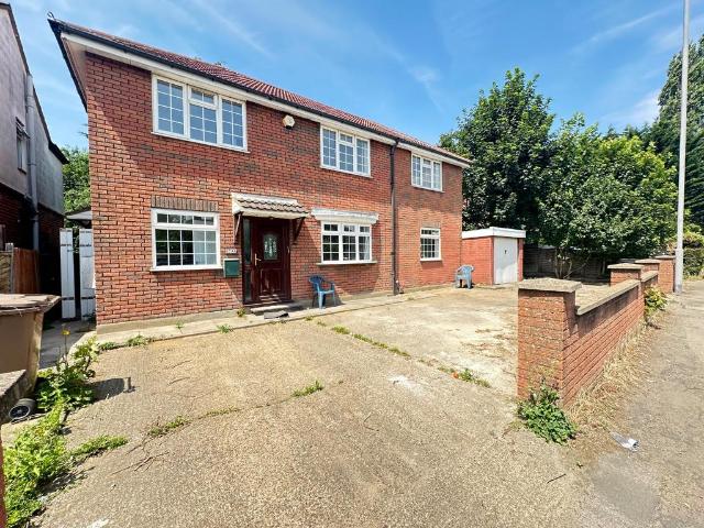 House for rent in Spring Park, Luton