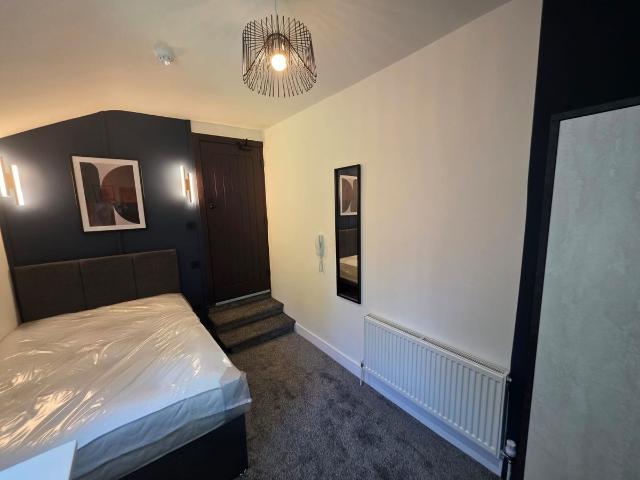 Studio for rent in Hart Hill, Luton