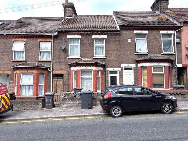 House for rent in Spring Park, Luton