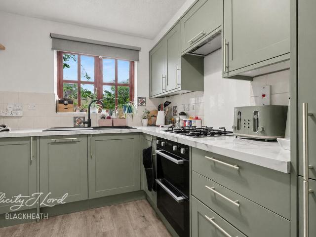 House for rent in Kidbrooke, Greater London