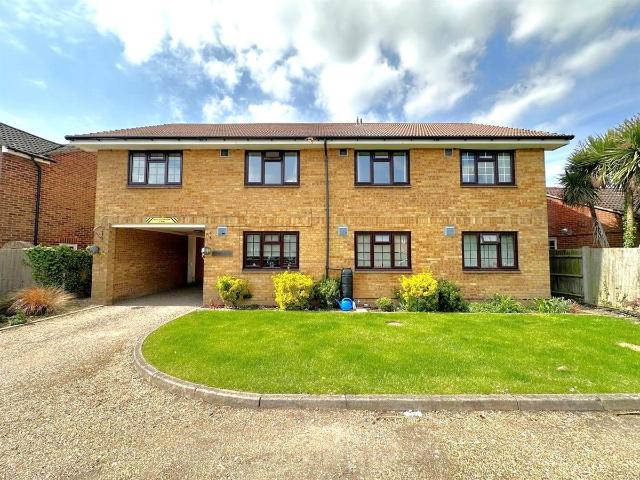 Apartment for rent in Lower Halliford, Surrey