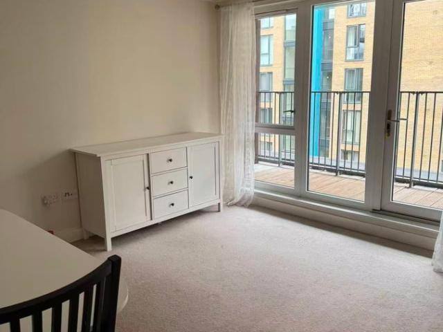 Apartment for rent in Colindale, Greater London