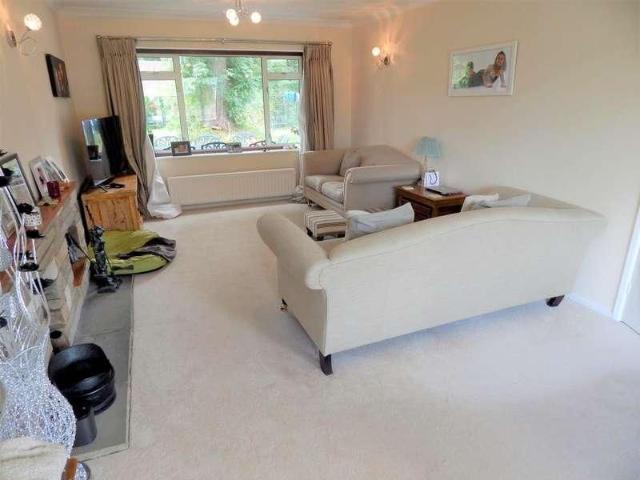 House for rent in Fole, Surrey