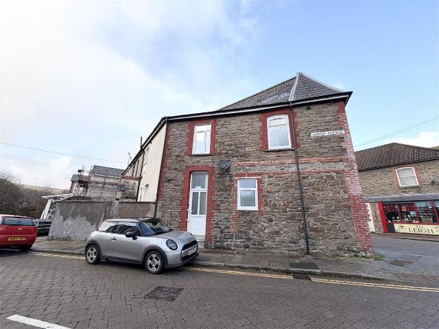 Apartment for rent in Senghenydd, Wales