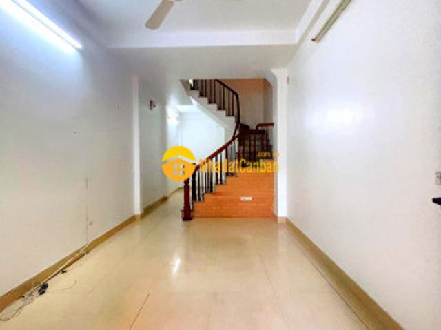 Nhà mặt phố bán