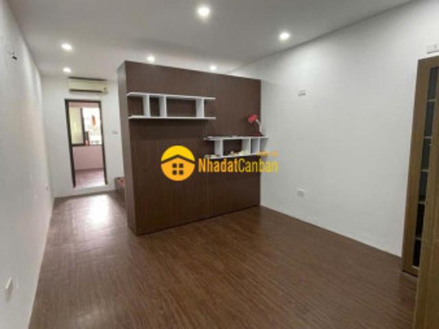 Nhà mặt phố bán