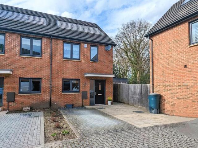House for rent in Westfield, Woking