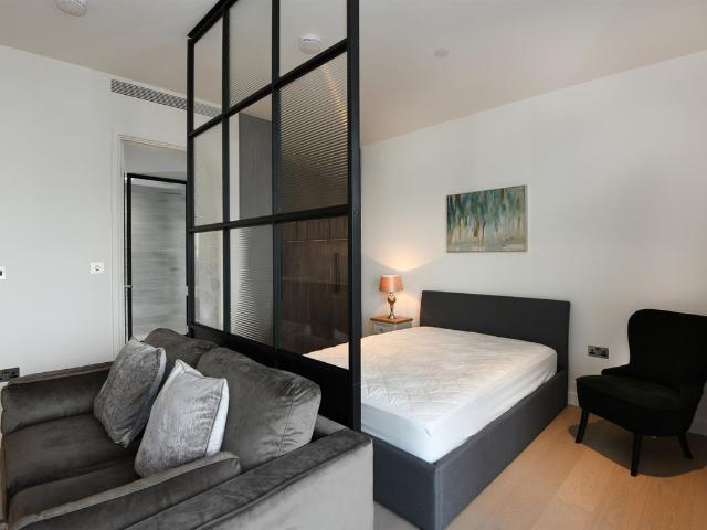 Studio for rent in London Borough of Tower Hamlets, Greater London