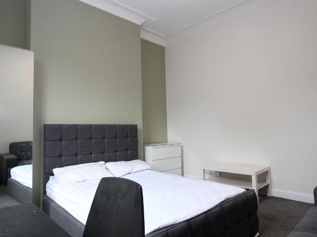 Room for rent in Highfields, Old Wharf