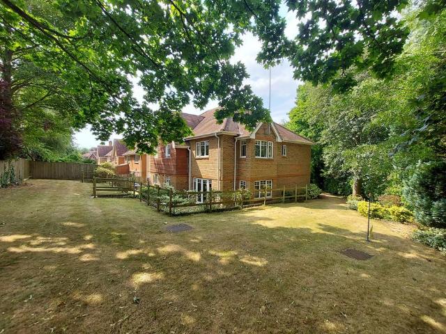 Apartment for rent in Henley-on-Thames, Berrick Salome