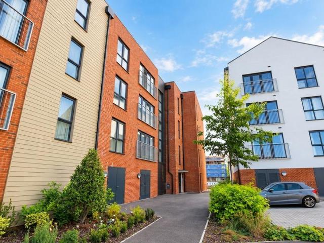 Apartment for rent in The Waterfront, Gloucester