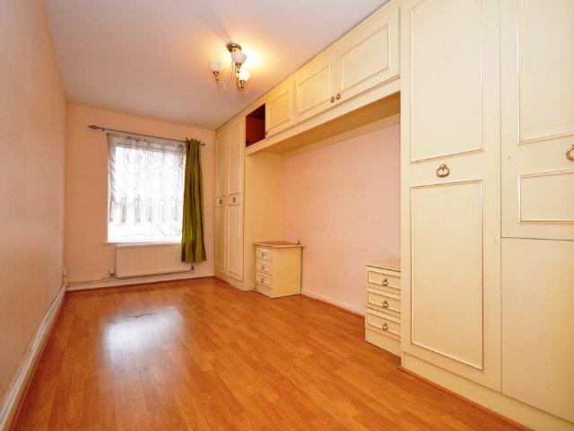 Apartment for rent in Poplar Grove, Greater London