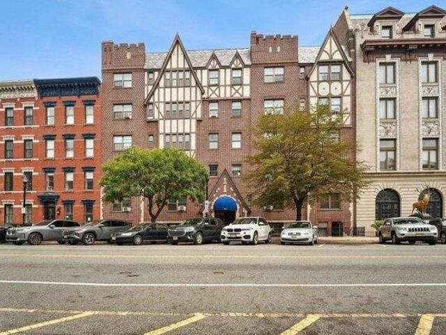 Condo for sale in Hudson, New Jersey