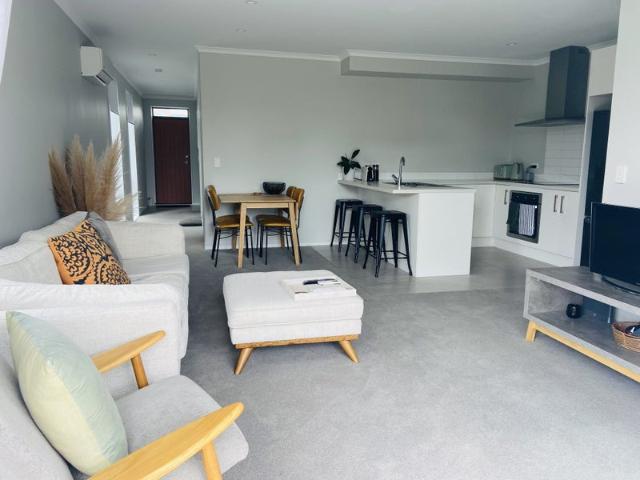 Apartment for rent in Paremoremo, Oroua County