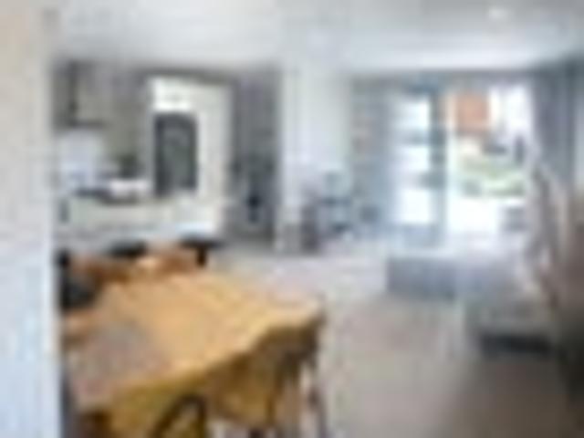 Apartment for rent in Paremoremo, Oroua County