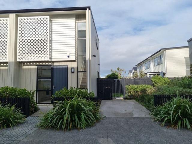 House for rent in Oratia