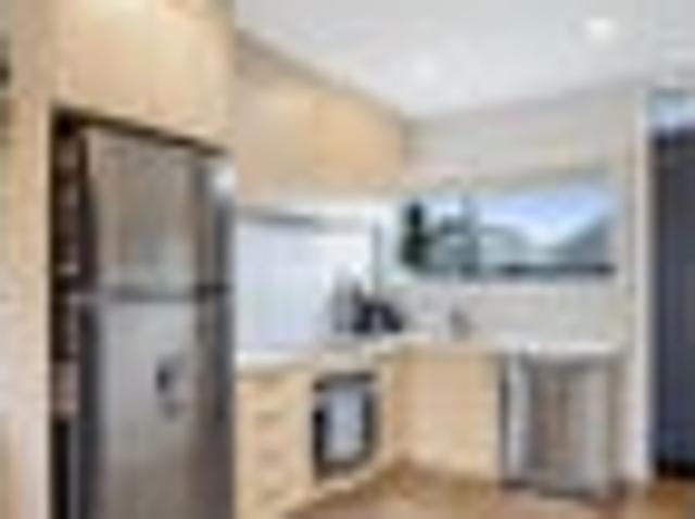 Townhouse for rent in Paremoremo, Oroua County